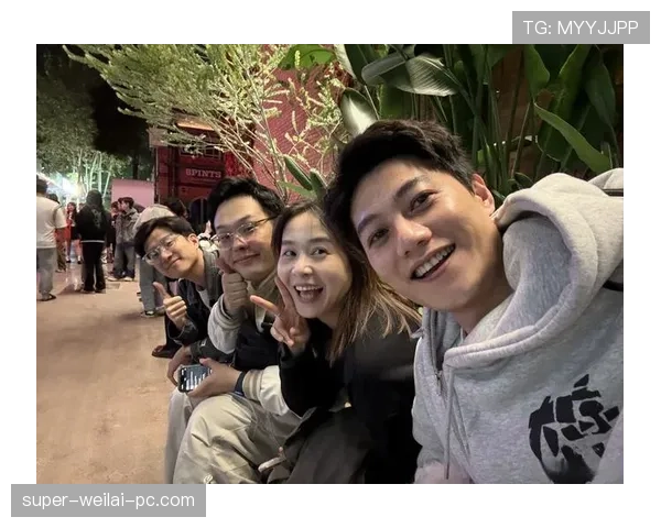 刘洋穿着嘻哈刷街头，跟比赛场上简直两个人！