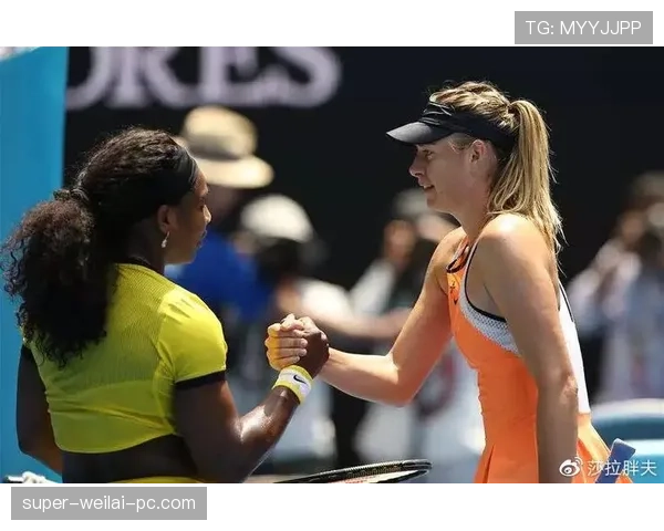 刷到莎拉波娃试鞋那张图，售货员递的价签直接把我这一年工资按成零钱