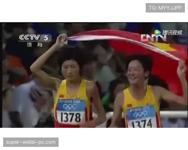 桃田贤斗赛场像神，下了飞机拎着塑料袋的样子竟然比赢球还抓眼球